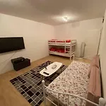 Gemuetliche Wohnung Mit Smart-Tv Und Grossem Balkon