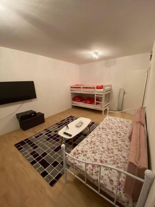Gemuetliche Mit Smart-tv Und Grossem Balkon *