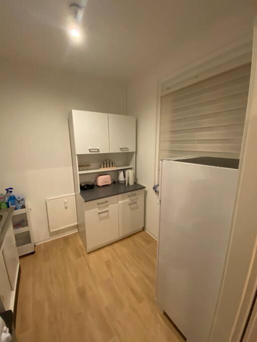 Gemuetliche Mit Smart-tv Und Grossem Balkon * Berlino