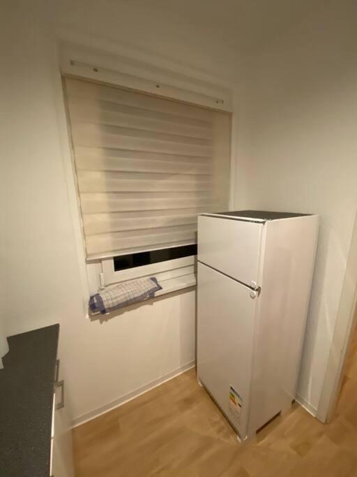 Gemuetliche Mit Smart-tv Und Grossem Balkon Berlino