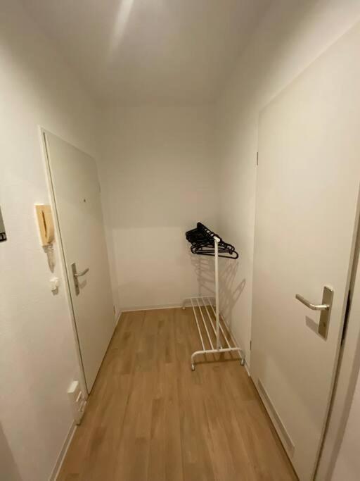 Gemuetliche Mit Smart-tv Und Grossem Balkon Berlin